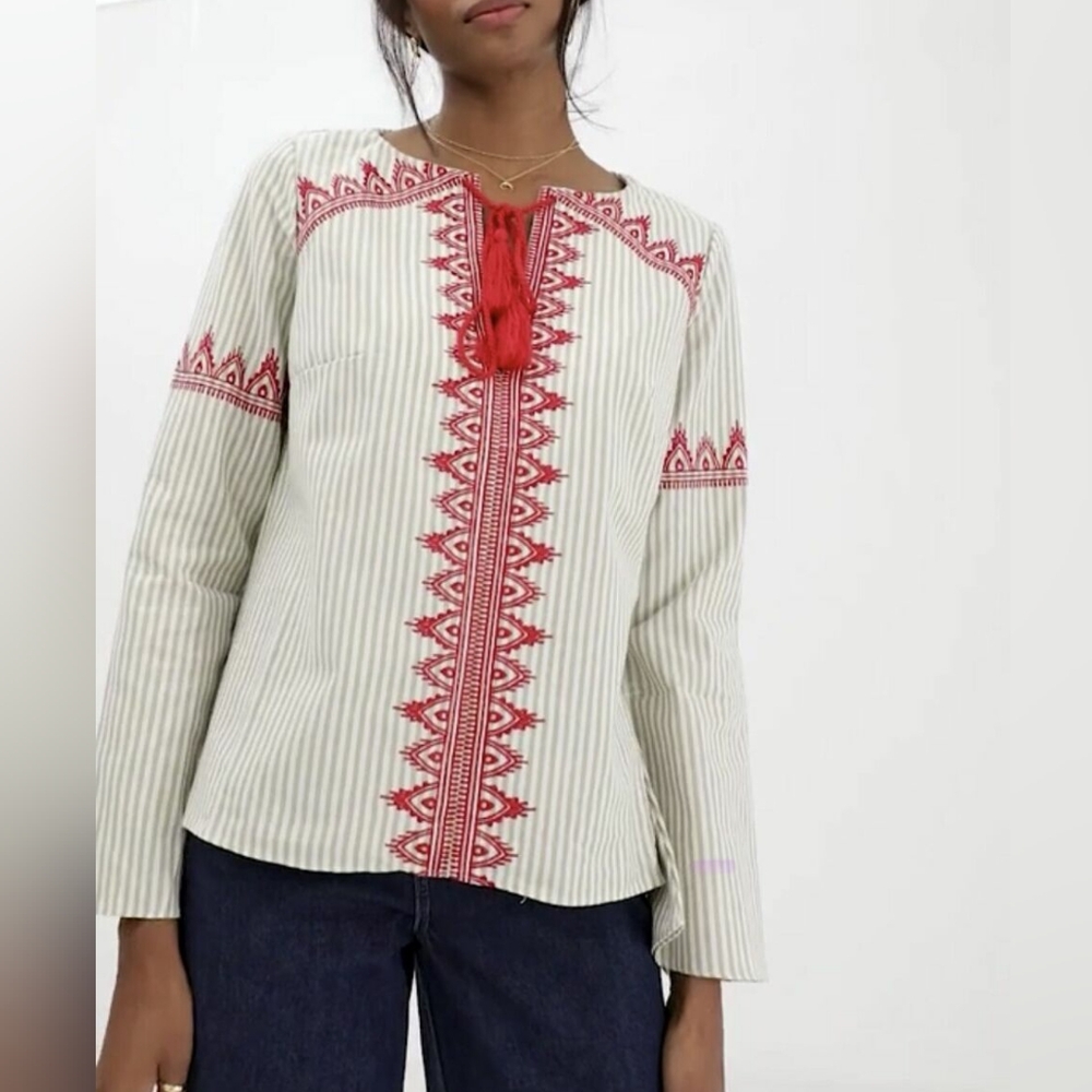 NWT The Jet Set Diaries Essence embroudered top